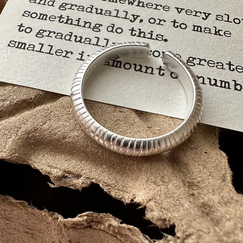 Vintage 925 Sterling Zilveren Open Ring Matte Getextureerde Verticale Strepen Verstelbare Vingerring Voor Vrouwen Minimalistische Sieraden