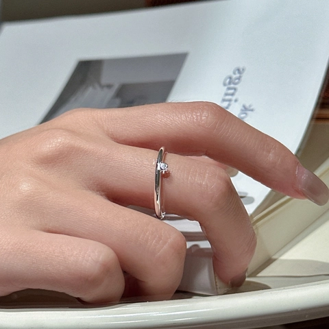 Anello Minimalista in Argento Sterling 925 per Donna Elegante Anello con Zirconia Singola Intarsiata Gioielli di Moda Regalo
