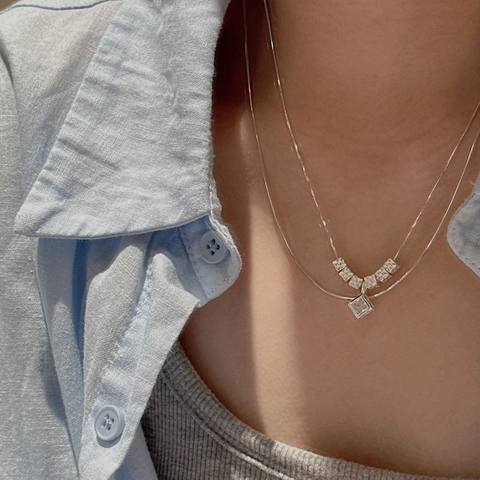 Collier Double Couche en Argent Sterling 925 pour Femme Pendentif Cube Géométrique en Strass Carré Bijoux
