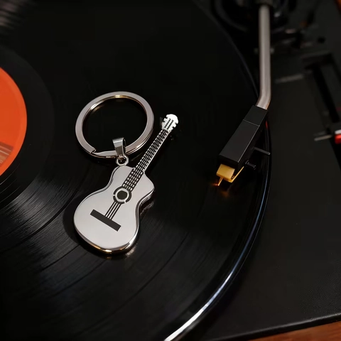 Trendy Hip Hop Stainless Steel Guitar Keychain Musical Instrument Pendant Key Ring For Unisex Gift Gold Silver Electroplated