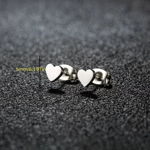 Orecchini a Bottone a Cuore in Acciaio Inossidabile Minimalista per Donna Orecchini a Forma di Cuore Lucidati Gioielli per Piercing Quotidiano