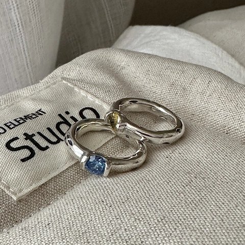 Anillo Irregular Vintage de Plata de Ley S925 para Mujer Incrustado con Circonia de Color Textura Martillada Joyería de Moda Regalo