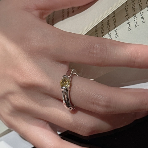 Anillo Irregular Vintage de Plata de Ley S925 para Mujer Incrustado con Circonia de Color Textura Martillada Joyería de Moda Regalo