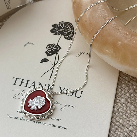 Collar con Colgante de Corazón de Camafeo Rojo de Plata de Ley 925 Vintage para Mujer Gargantilla de Flor en Relieve de Rosa Blanca Joyería de Moda Regalo