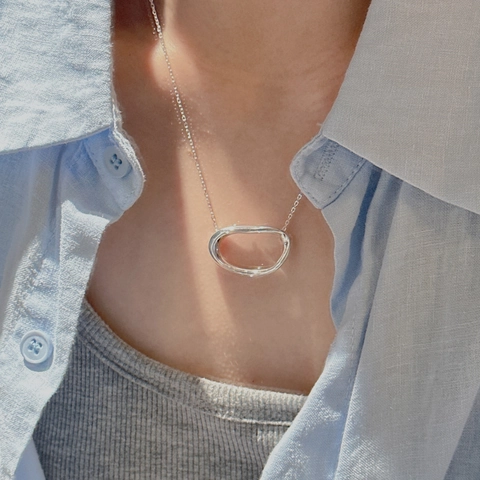 925 Sterling Silber Halskette Mit Unregelmäßigem Hohlem Ovalem Anhänger Minimalistischer Flüssigmetall-Stil Für Damen