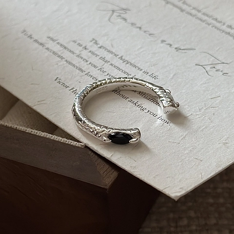 Vintage S925 Sterling Silver Open Ring For Women Hammered Texture Adjustable Finger Ring Black Zirconia Korean Jewelry
