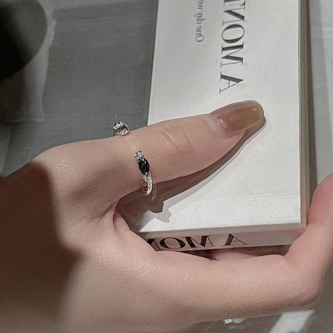 Vintage S925 Sterling Silver Open Ring For Women Hammered Texture Adjustable Finger Ring Black Zirconia Korean Jewelry
