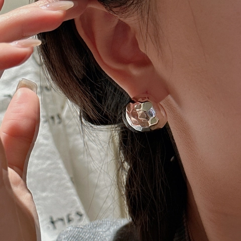 Orecchini a Bottone in Argento Sterling 925 a Rombo Martellato Irregolare per Donna Design di Nicchia Coreano Gioielli