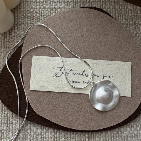 Collana con Ciondolo a Disco Tondo Irregolare Minimalista in Argento Sterling 925 per Donna Gioielli Girocollo Catena Serpente Opaca Retrò