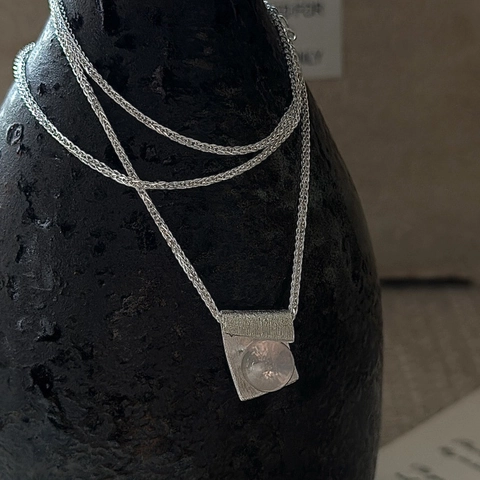 Collar de Pendiente Cuadrado Geométrico Cepillado de Plata de Ley S925 de Diseño Coreano para Mujer Joyería de Cadena de Clavícula de Bola de Cristal Transparente