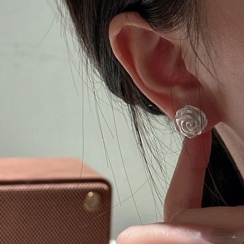 Orecchini a Bottone in Argento Sterling 925 a Forma di Rosa Opaca Retro Minimalista Eleganti Gioielli Floreali da Donna Regalo