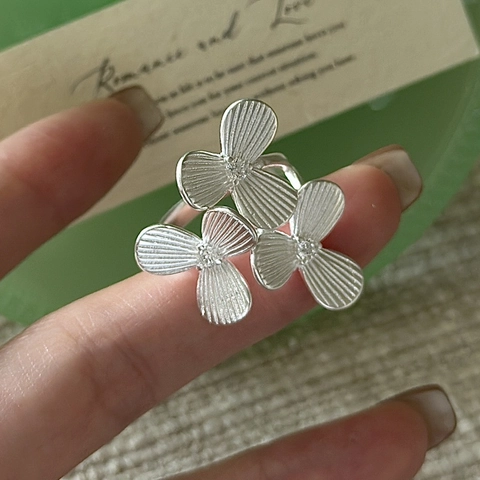Anello Aperto in Argento Sterling 925 a Forma di Fiore per Donna Minimalista Texture Spazzolata Strass Floreale Regolabile Gioielli Vintage di Nicchia