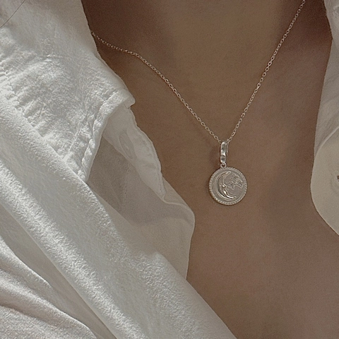 Collier Pendentif Étoile Lune en Argent Sterling S925 Design en Relief Rond Minimaliste Bijoux Rétro Style Ins Cadeau Femme