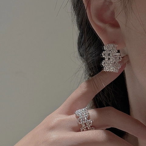 S925 Sterlingsilber Perlen Ohrringe Für Damen Retro Nische Design Unregelmäßige Wellenform Minimalistische Mode Schmuck