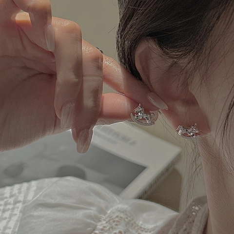 925 Sterling Silver Rocking Horse Stud Earrings For Women Korean Minimalist Niche Rhinestone Pony Ear Jewelry Silver Earrings