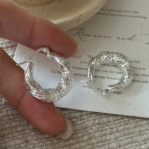 925 Sterling Silver Twisted Hollow Hoop Earrings For Women Korean Fashion Geometric Grid Mesh Ear Buckle Vintage Style Jewelry