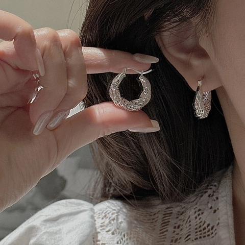 925 Sterling Silver Twisted Hollow Hoop Earrings For Women Korean Fashion Geometric Grid Mesh Ear Buckle Vintage Style Jewelry