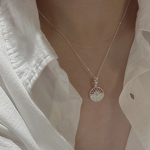 Vintage S925 Sterling Silver Sun And Star Round Pendant Necklace Minimalist Rhinestone Inlaid Circular Charm For Women Jewelry