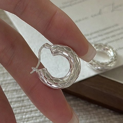 925 Sterling Silver Vintage Scale Texture Hoop Earrings For Women Minimalist 3D Geometric C-Shaped Ear Buckle Jewelry Gift