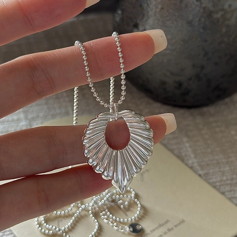 Collana con Pendente a Conchiglia in Argento Sterling 925 Minimalista con Texture Pieghettata da Donna Gioielli Stile Coreano