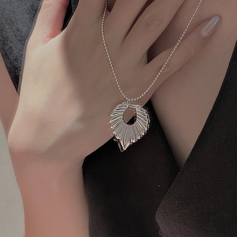 Collana con Pendente a Conchiglia in Argento Sterling 925 Minimalista con Texture Pieghettata da Donna Gioielli Stile Coreano