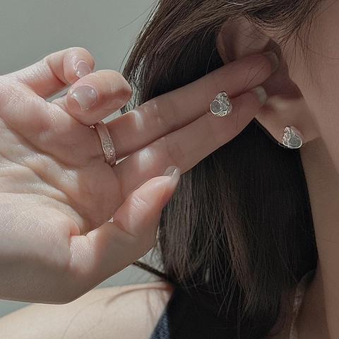 Orecchini a Bottone Strutturati in Argento Sterling S925 Minimalisti Irregolari Martellati con Acquamarina Intarsiata Donna