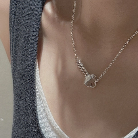 Collana con Ciondolo a Chiave in Argento Sterling 925 Design Coreano Vintage Incisione Love Me Gioielli da Donna