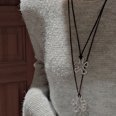 Collana con Pendente a Fiore Irregolare in Argento Sterling 925 per Donna Catena per Maglione in Cordino di Camoscio Retro Minimalista Gioielli