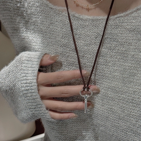 S925 Sterling Silver Retro Key Pendant Necklace With Long Suede Cord For Women Gold Silver Plated Sweater Chain Jewelry