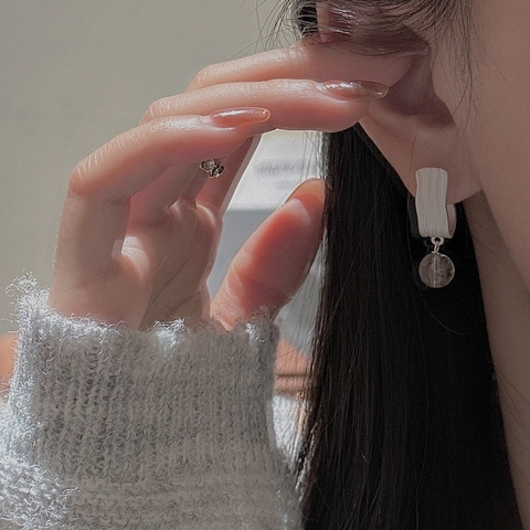 Vintage 925 Sterling Silver Matte Wave Stud Earrings Korean Style Minimalist Clear Crystal Bead Drop Earrings For Women Niche Design Jewelry