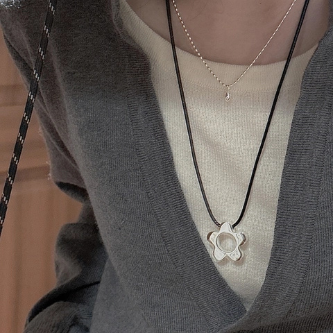 Collana con Ciondolo a Fiore Cavo in Argento Sterling 925 per Donna Cordino Nero Catena a Doppio Strato Gioielli di Moda