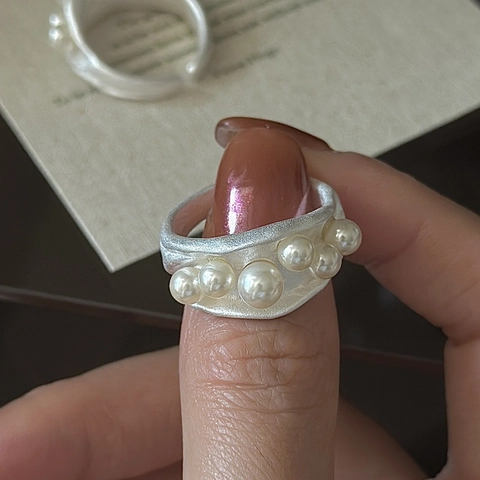 Anillo Abierto Ajustable de Plata de Ley 925 para Mujer Minimalista Diseño de Onda Irregular con Perla Artificial