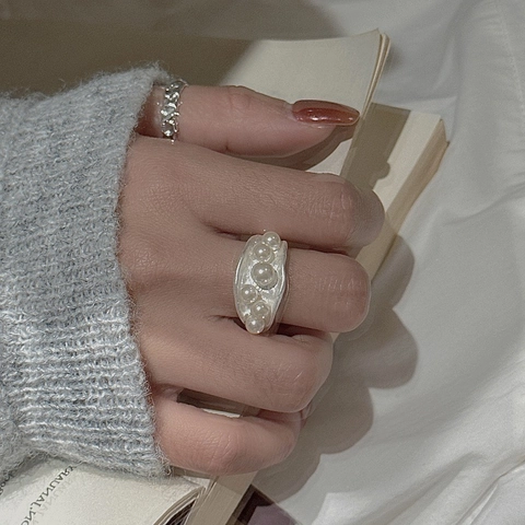 Anillo Abierto Ajustable de Plata de Ley 925 para Mujer Minimalista Diseño de Onda Irregular con Perla Artificial