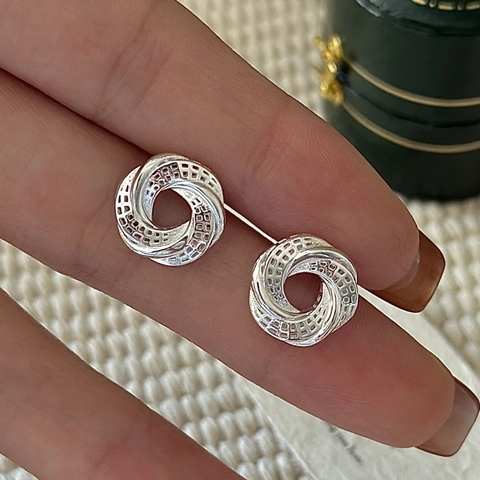 925 Sterling Silver Hollow Lattice 3D Knot Stud Earrings For Women Minimalist Geometric Spiral Ear Jewelry Accessory