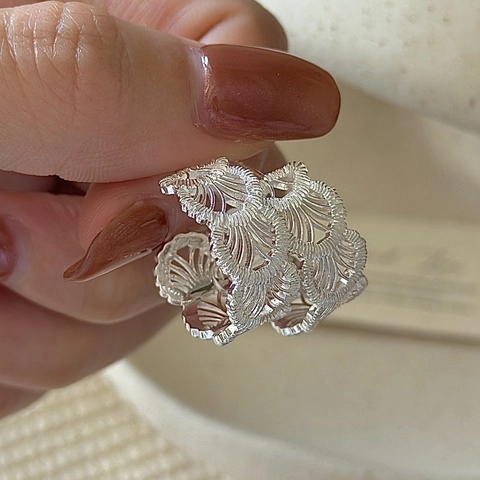 925 Sterling Silver Lace Texture Hollow Hoop Earrings For Women Retro Niche Design Scalloped C-Shaped Earrings Fashion Jewelry
