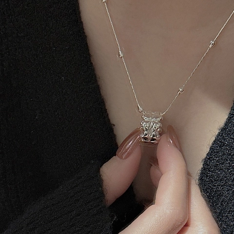 925 Sterling Silver Hollow Four-Leaf Clover Cylinder Pendant Necklace For Women Vintage Niche Design Clavicle Chain Jewelry