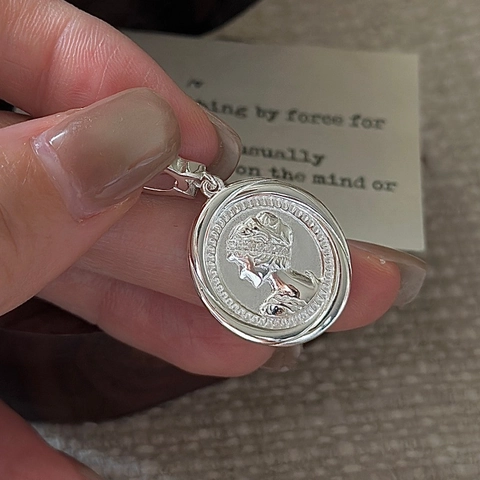 Vintage 925 Sterlingsilber Porträt Münze Medaillon Anhänger Für Damen Minimalistisch Oval Relief Königin Kopf Schmuck Zubehör