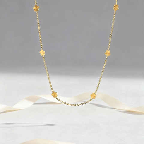 Collana Con Pendent di Quadrifoglio in Acciaio Inossidabile Minimalista Dorato Chic Gioielli alla Moda per Donna