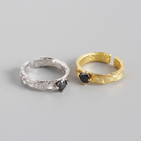 925 Sterling Silver Adjustable Open Ring For Women Vintage Hammered Lava Texture Black Rhinestone Inlaid Fashion Finger Ring Jewelry