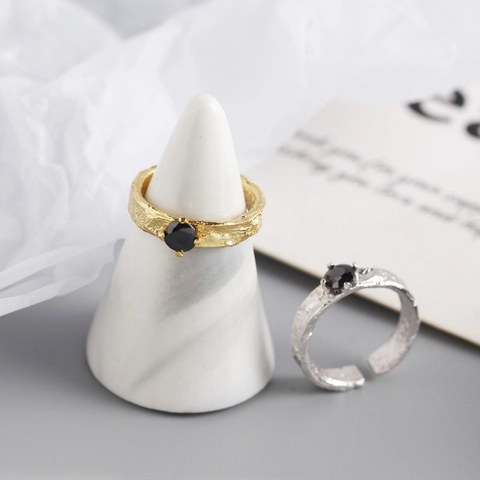 925 Sterling Silver Adjustable Open Ring For Women Vintage Hammered Lava Texture Black Rhinestone Inlaid Fashion Finger Ring Jewelry