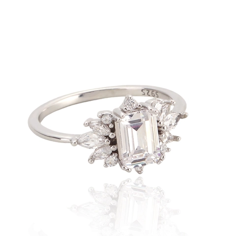 Luxury 925 Sterling Silver Emerald Cut Rhinestone Engagement Ring For Women Fashion Geometric Pave Wedding Jewelry Finger Ring Gift