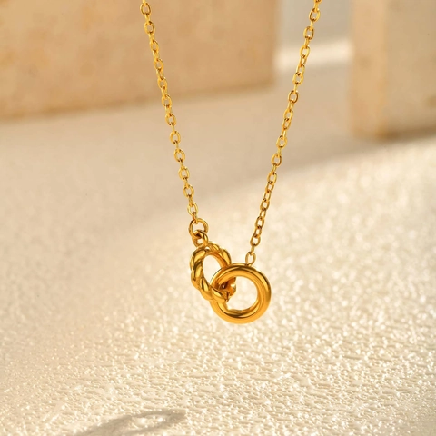 Minimalist Stainless Steel Double Interlocking Ring Pendant Necklace For Women Gold Plated Twisted Circle Geometric Chain Fashion Jewelry