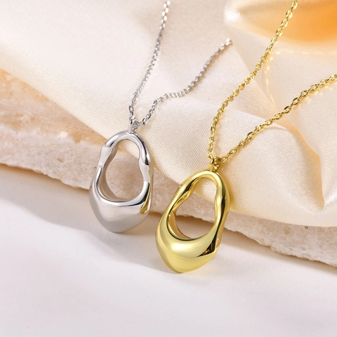 Collana in Rame Minimalista Placcata Oro 18K Ciondolo Geometrico Forma Organica Irregolare Traforato per Donna Gioielli