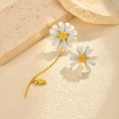 Orecchini a Bottone e Pendenti a Margherita Asimmetrici Placcati Oro in Rame Fiore Gioielli Eleganti per Donna Accessori Quotidiani