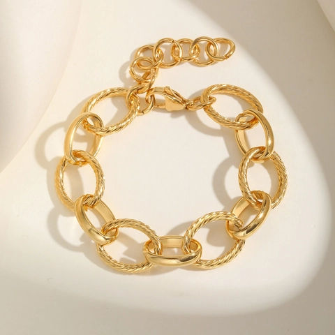 Stainless Steel Chunky Interlocking Chain Bracelet For Women 18K Gold Plated Twisted Oval Link Commuter Fashion Jewelry