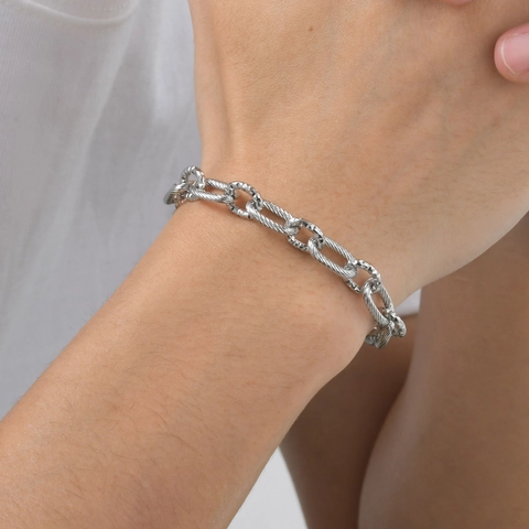 Pulsera de Cadena de Acero Inoxidable Minimalista para Hombre Eslabones Entrelazados Color Acero Plateado Joyería de Moda