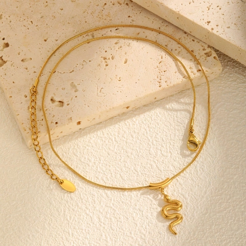 Collar con Colgante de Serpiente de Acero Inoxidable Chapado en Oro de 18K para Mujer Joyería Personalizada Moda Estilo Nicho Cadena Hueso Serpiente