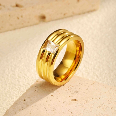 Anello in Acciaio Inossidabile Unisex Placcato Oro Triplo Strato Sovrapposto Fascia Larga Zirconia Rettangolare Intarsiata Anello Gioiello
