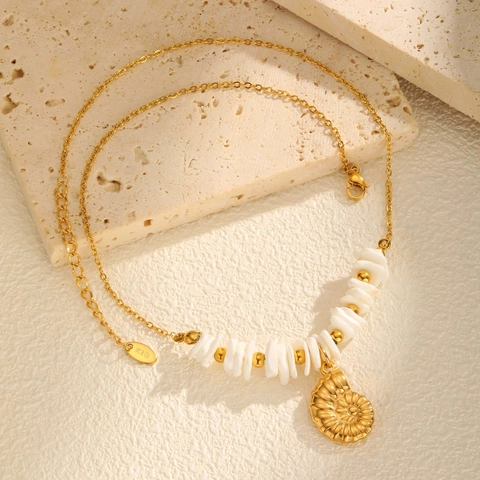 Collar de Colgante de Caracol Nautilus de Acero Inoxidable Chapado en Oro de 18K con Piezas de Concha Blanca para Mujer Joyería de Playa Bohemio