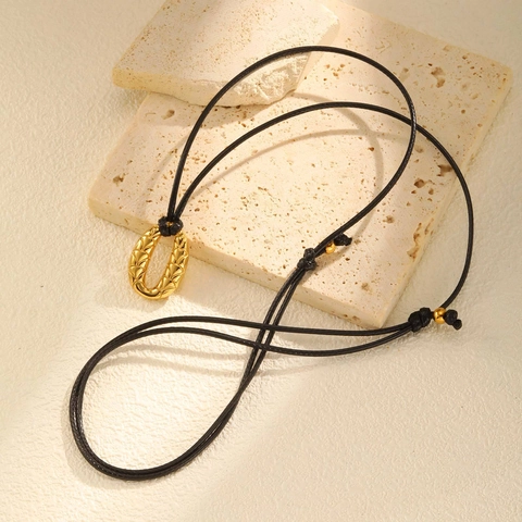 Women Fashion Gold Oval Pendant Necklace Stainless Steel Geometric Quilted Texture Black Adjustable Cord Minimalist Niche Jewelry